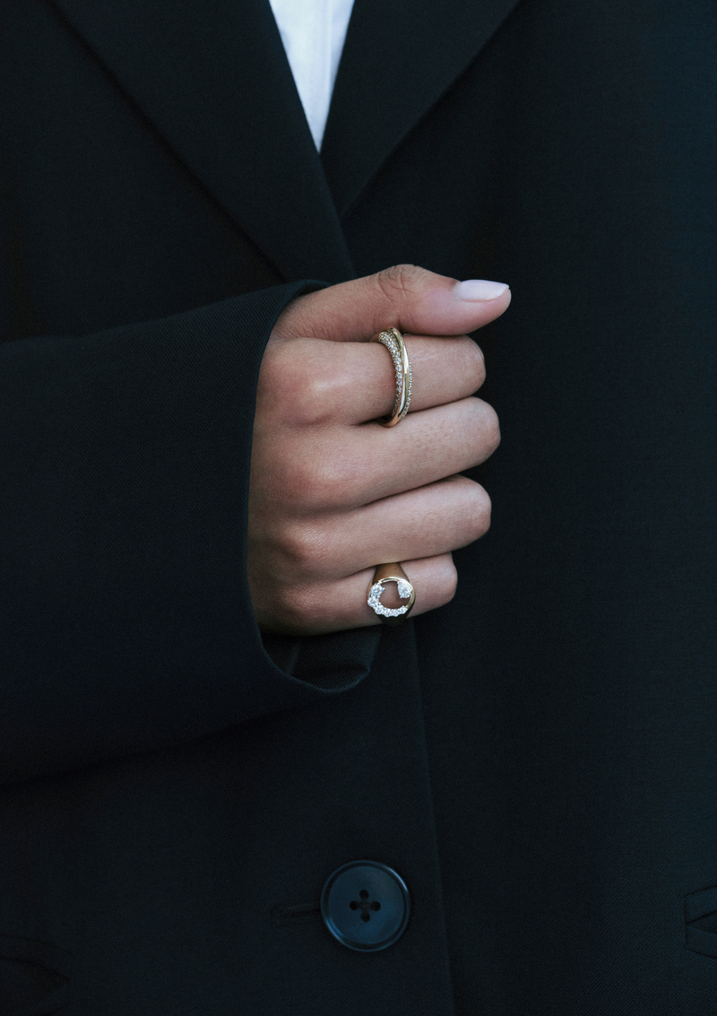 Diamond Gradient Signet Ring - hover