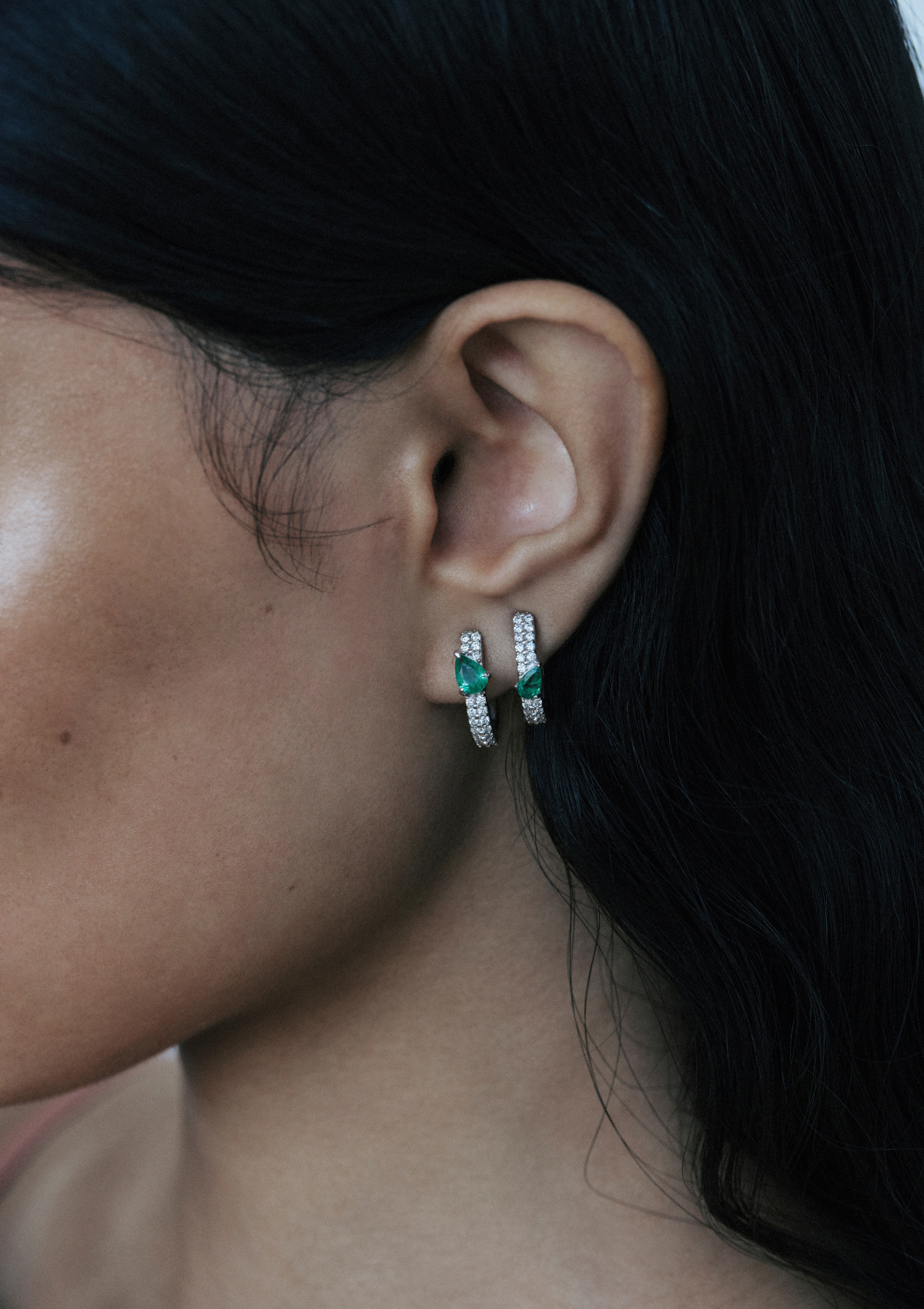 ASYMMETRY EMERALD EARRINGS